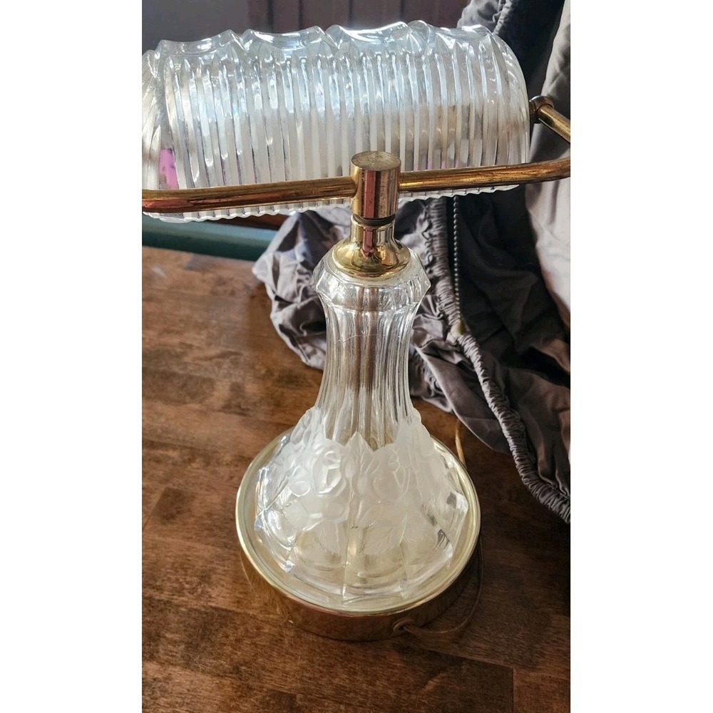 Vintage Anna Hutte Bleikristall Floral Glass Banker's Desk Lamp | Turns On Works - Picture 4 of 8